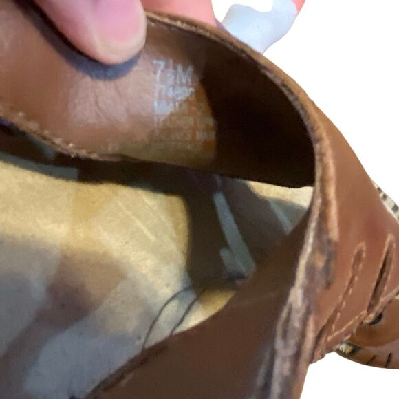 Naturalizer upper leather Miami size 7 1/2 torsey sandal with slight heel brown - Picture 7 of 8